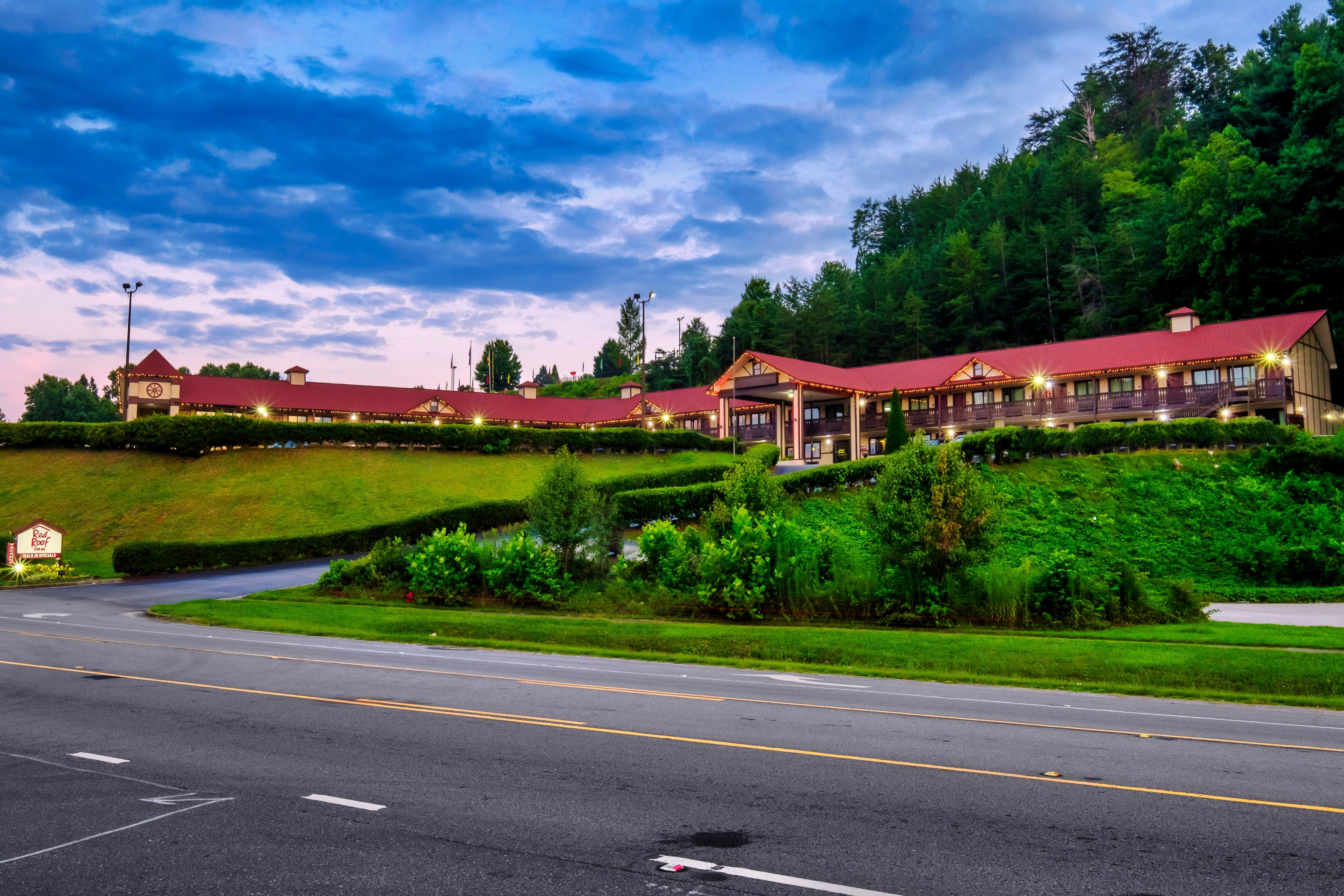 Red Roof Inn Helen Bagian luar foto